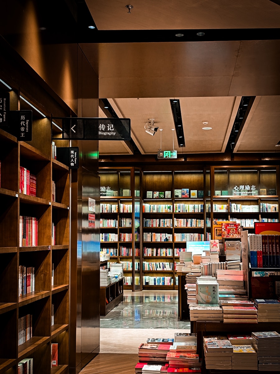 A library filled with lots of books and lots of shelves